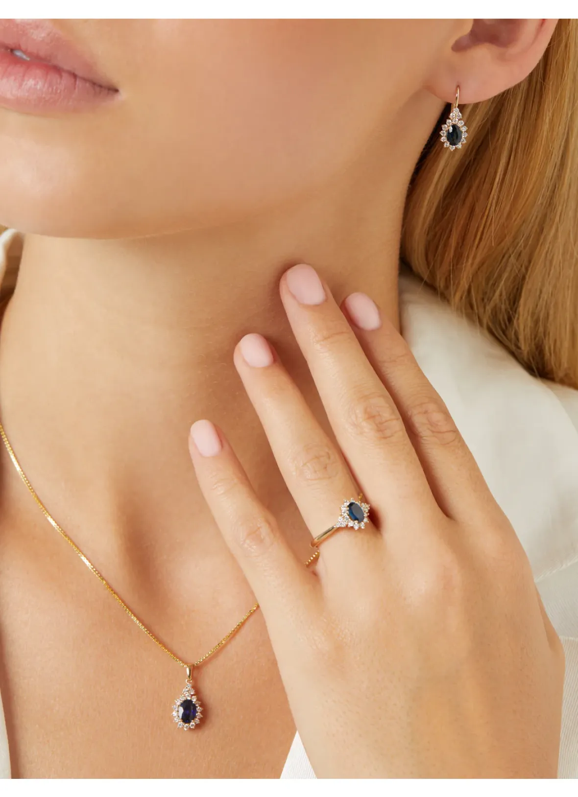Diamond Point Losse Hangers|Geelgouden Bruidssieraden<Geelgouden hanger, 1.00 ct blauwe saffier, Eden